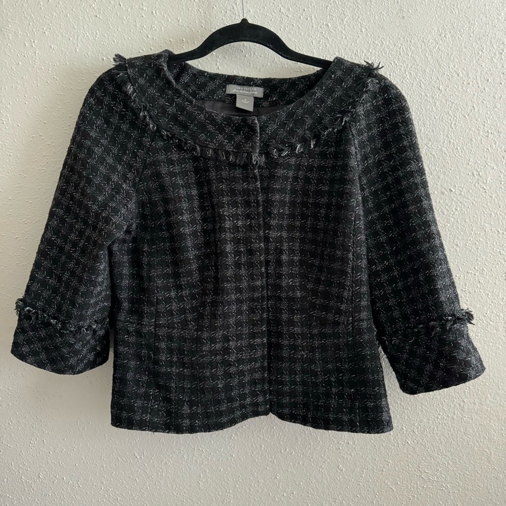 Elegant Ann Taylor Italian Fabric Tweed Blazer - Size 4